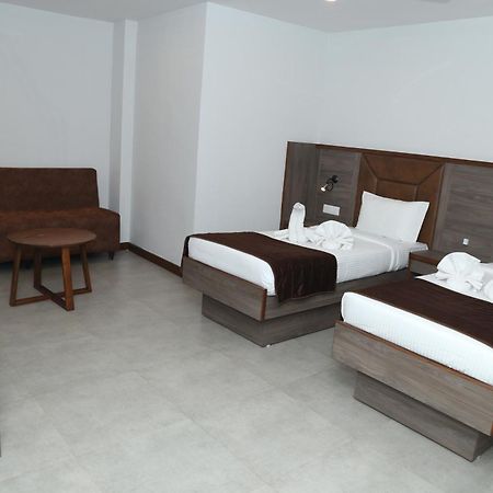 Hotel K79 Jamshedpur Bagian luar foto