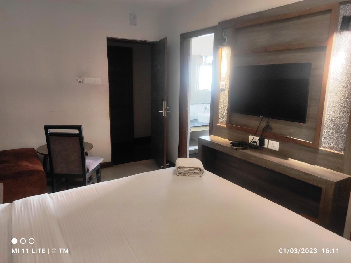 Hotel K79 Jamshedpur Bagian luar foto