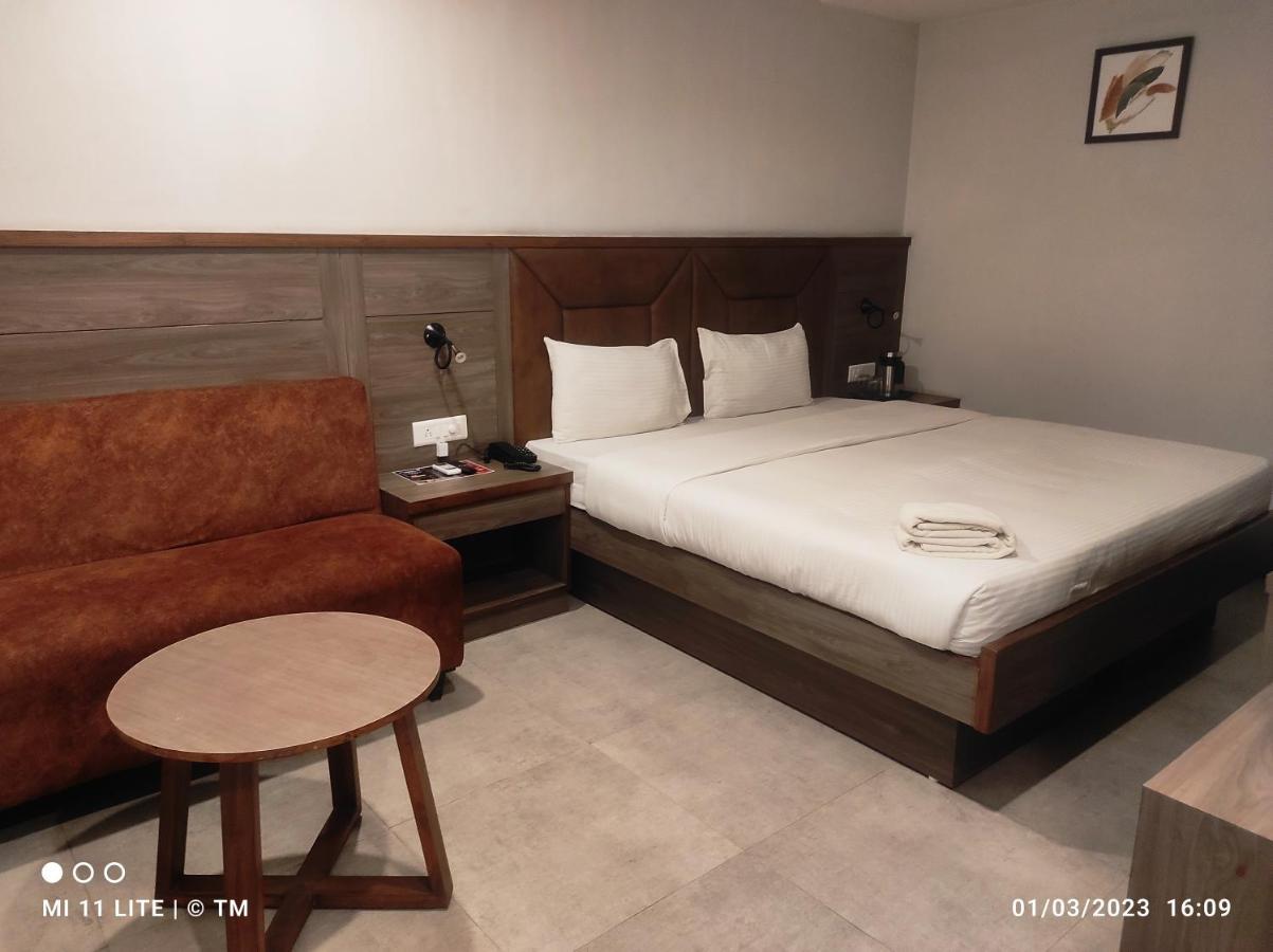 Hotel K79 Jamshedpur Bagian luar foto