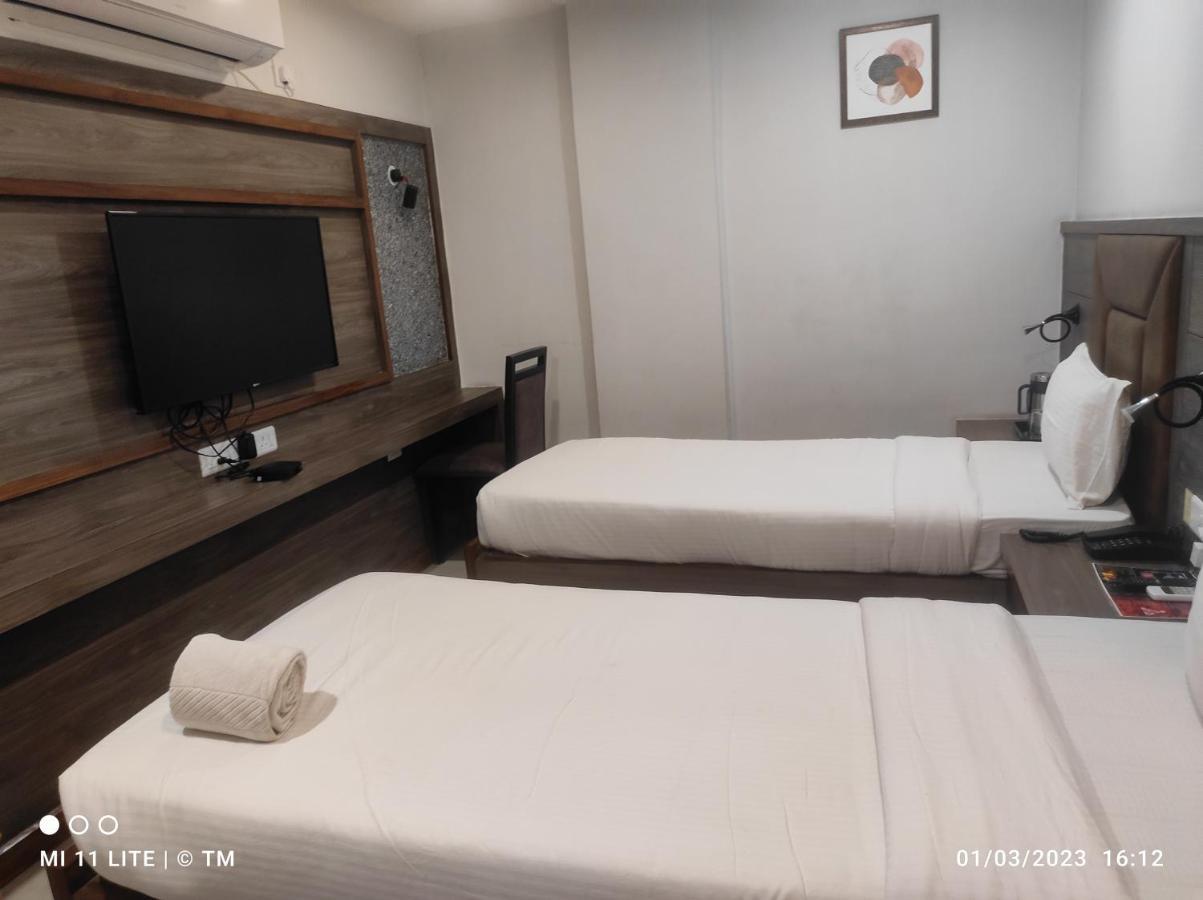 Hotel K79 Jamshedpur Bagian luar foto