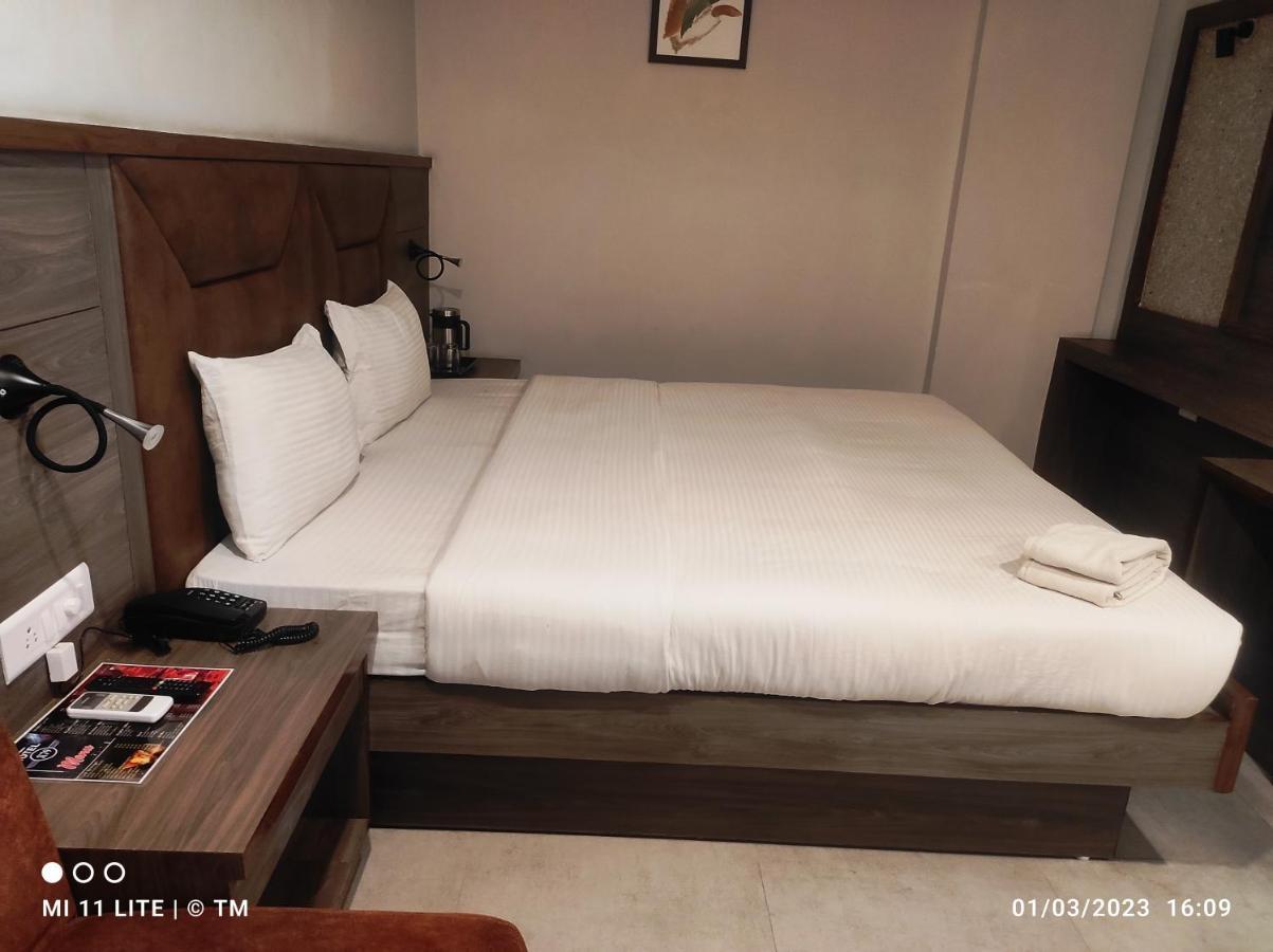 Hotel K79 Jamshedpur Bagian luar foto