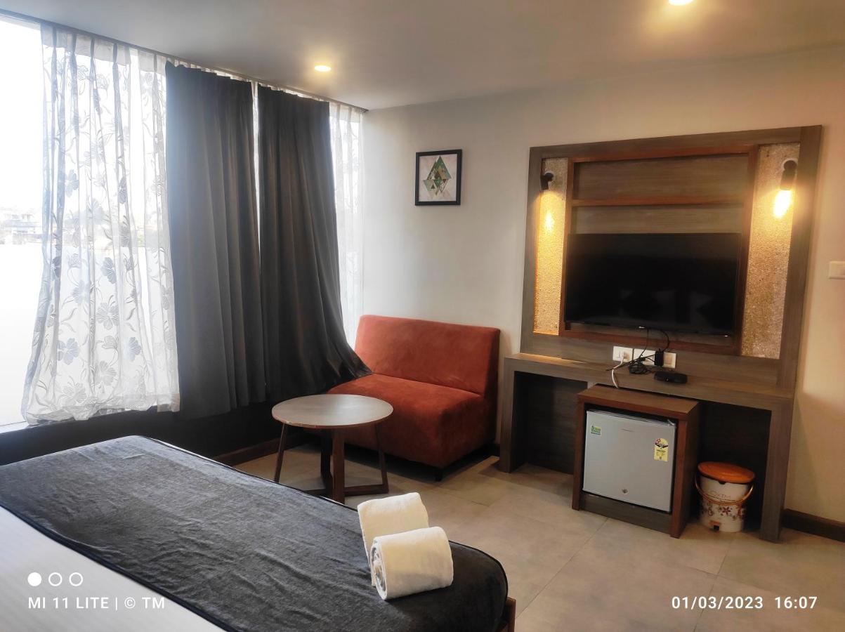 Hotel K79 Jamshedpur Bagian luar foto