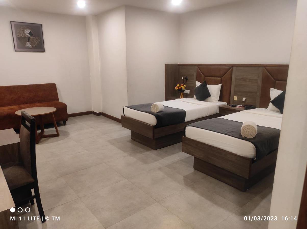 Hotel K79 Jamshedpur Bagian luar foto