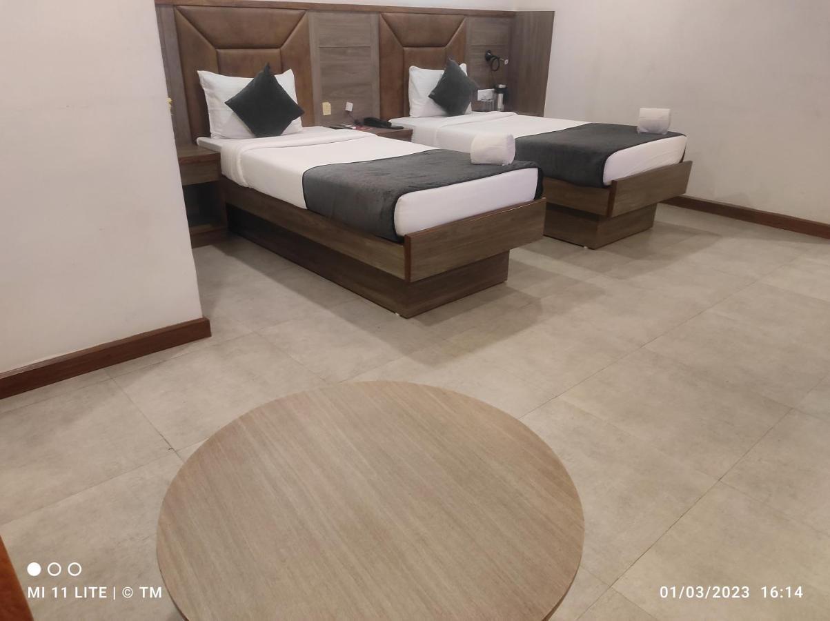 Hotel K79 Jamshedpur Bagian luar foto