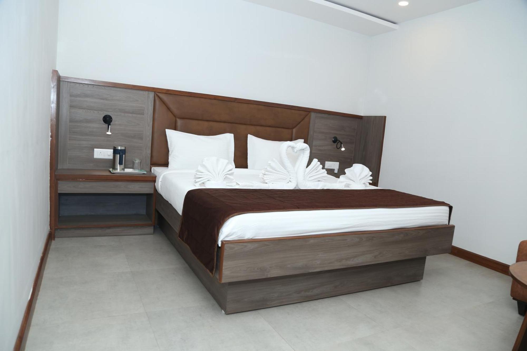 Hotel K79 Jamshedpur Bagian luar foto