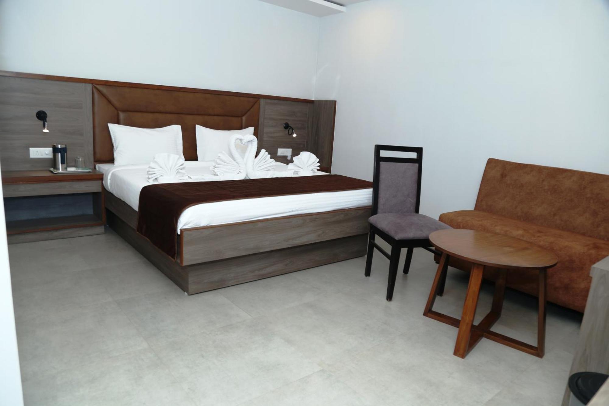 Hotel K79 Jamshedpur Bagian luar foto