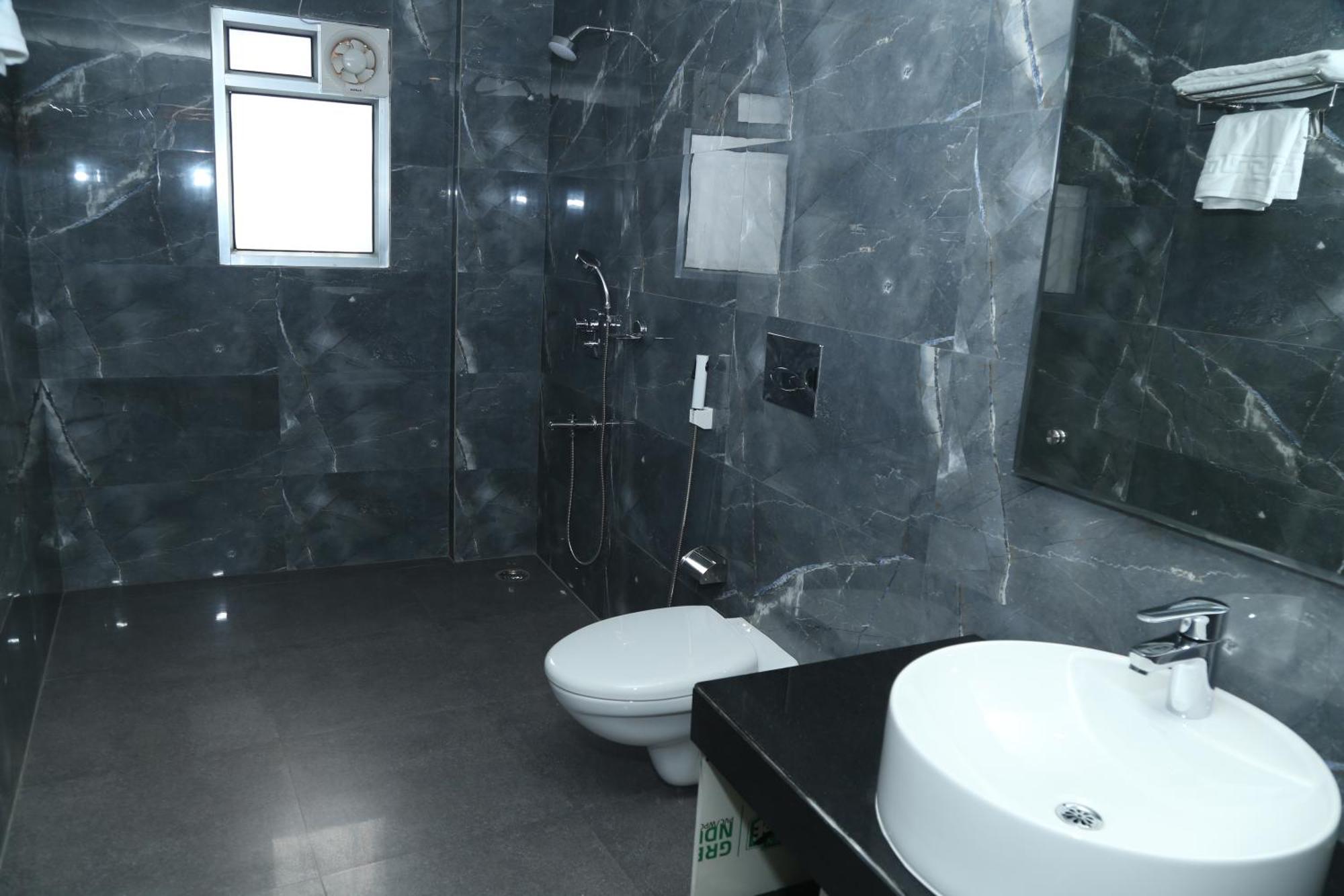 Hotel K79 Jamshedpur Bagian luar foto