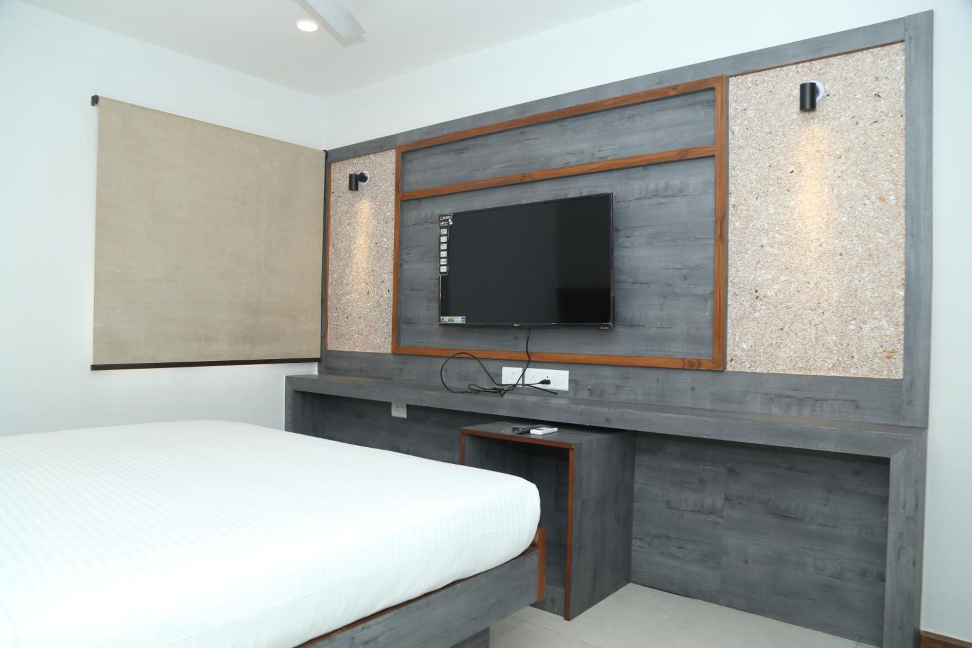 Hotel K79 Jamshedpur Bagian luar foto