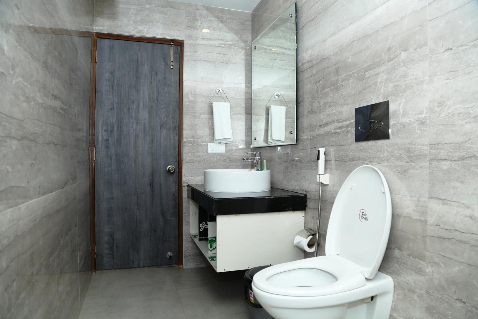 Hotel K79 Jamshedpur Bagian luar foto